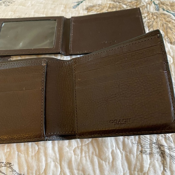 Mens like new coach wallet with I’d and credit card folder! - Picture 5 of 6
